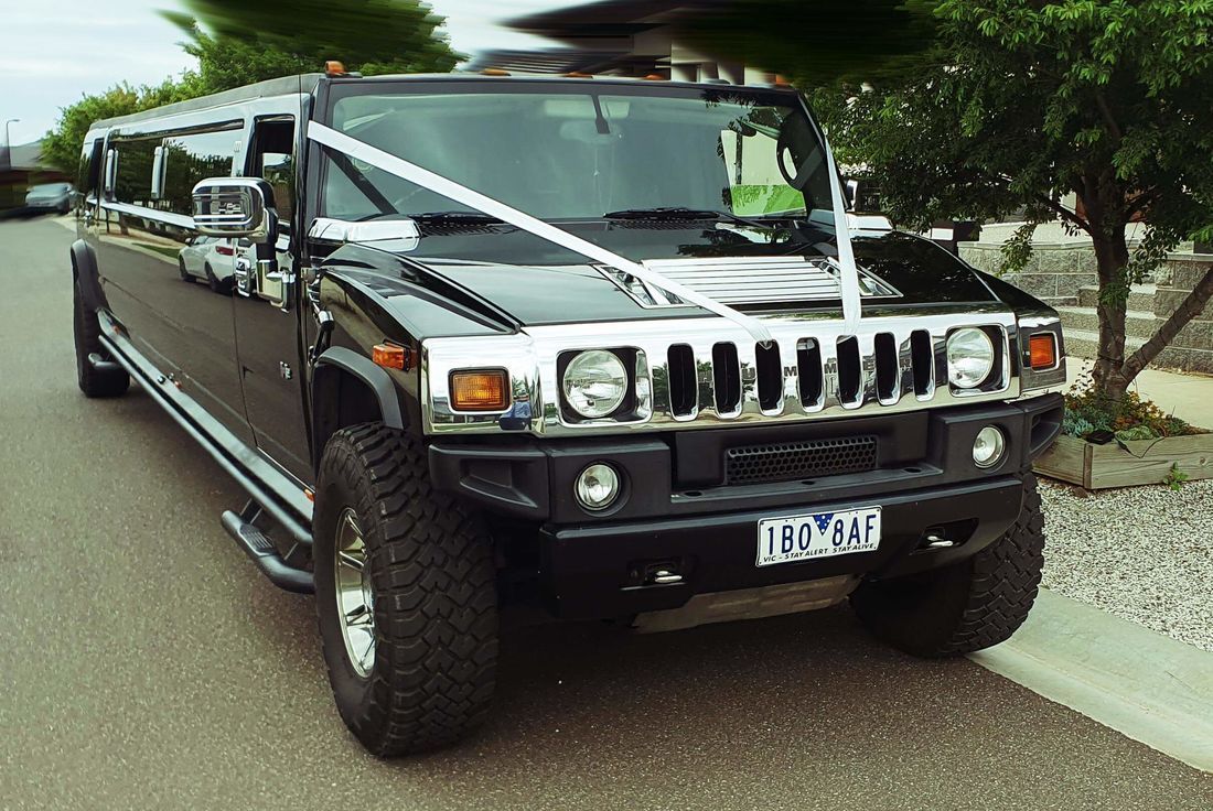 16-seater-hummer