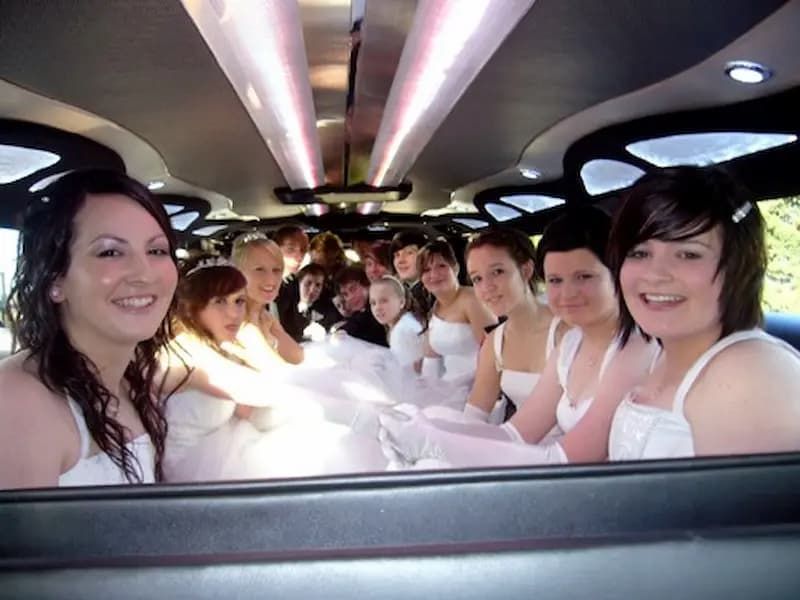 16 seater limousine