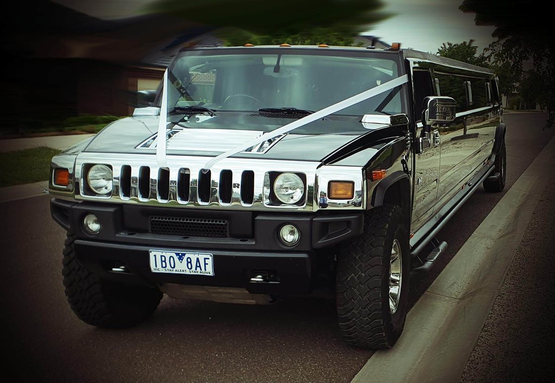 18-seater-hummer